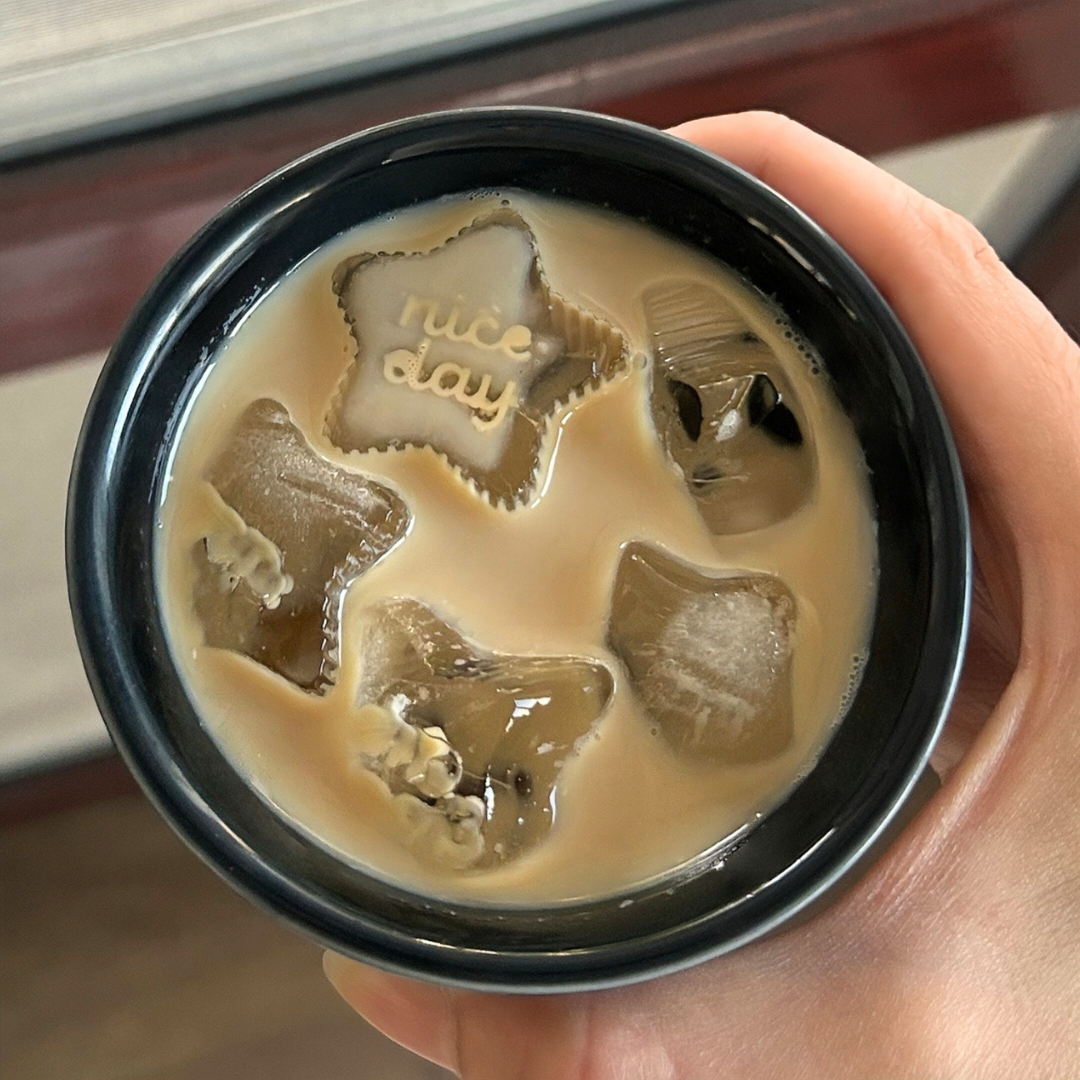 hako Star Silicone Ice Tray with Lid