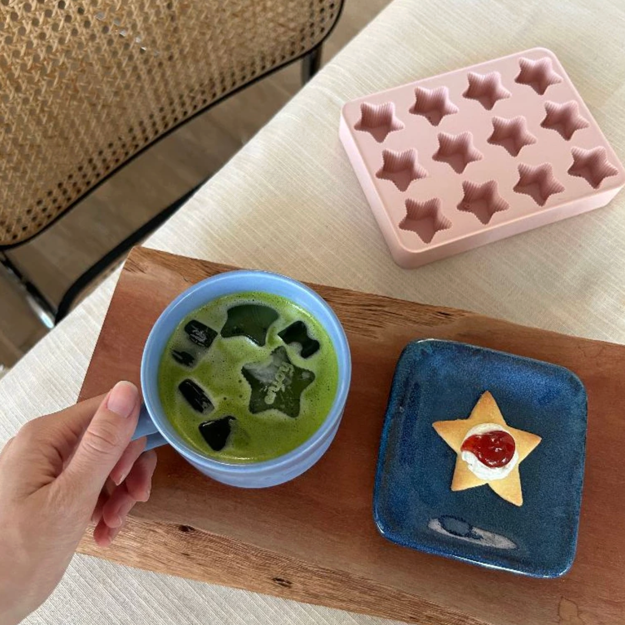 hako Star Silicone Ice Tray with Lid