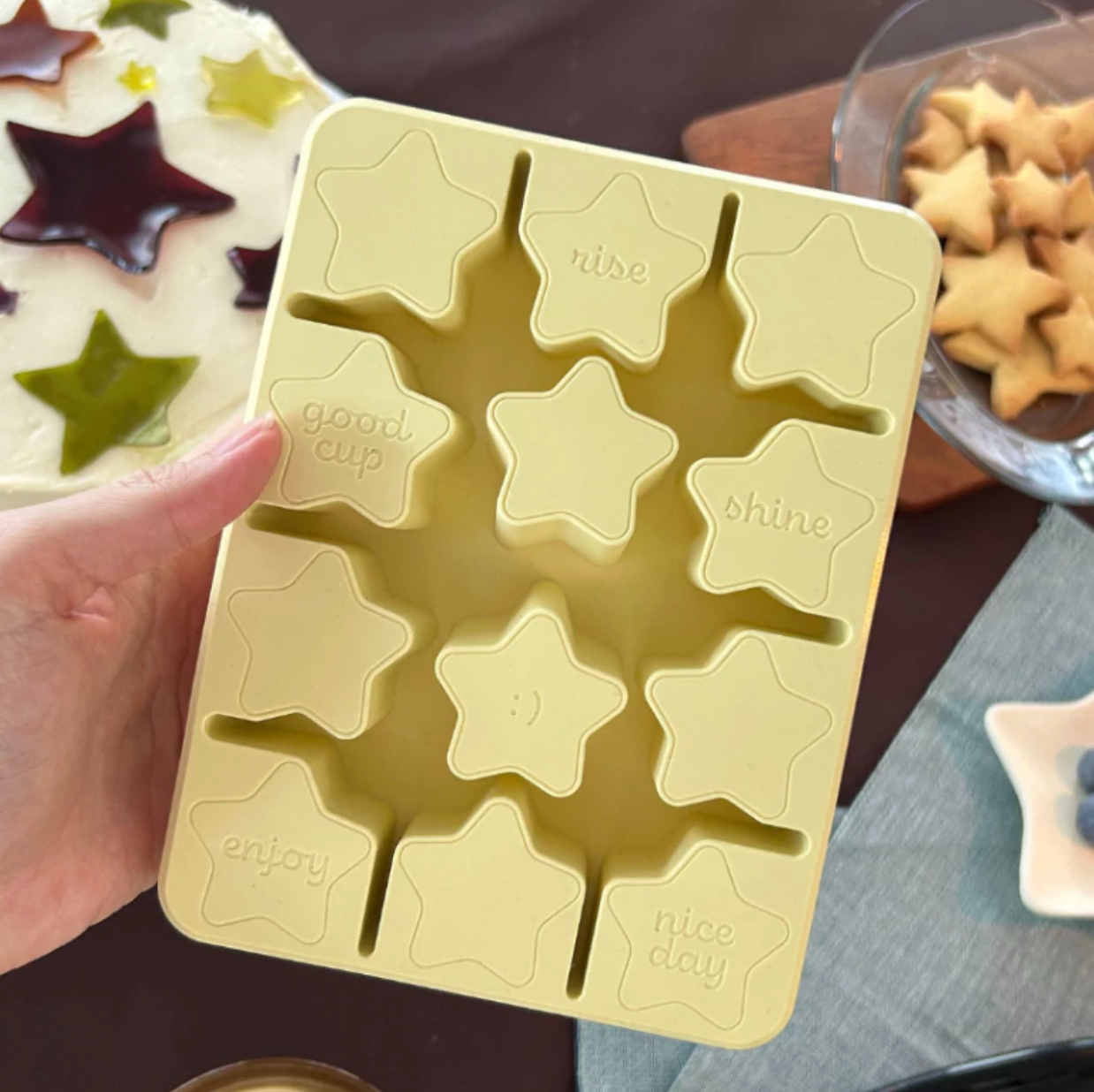 hako Star Silicone Ice Tray with Lid