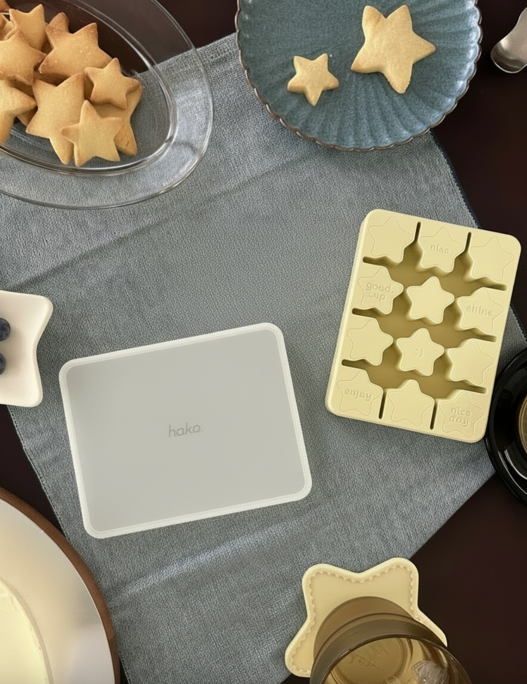 hako Star Silicone Ice Tray with Lid